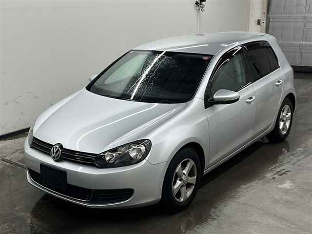 VOLKSWAGEN GOLF 2010