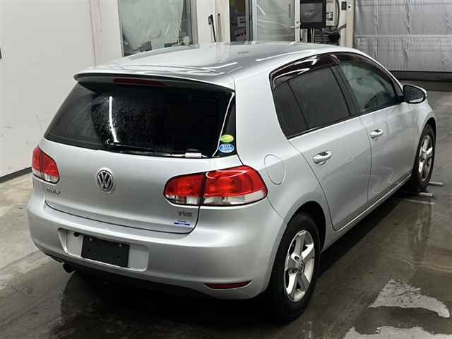 VOLKSWAGEN GOLF 2010