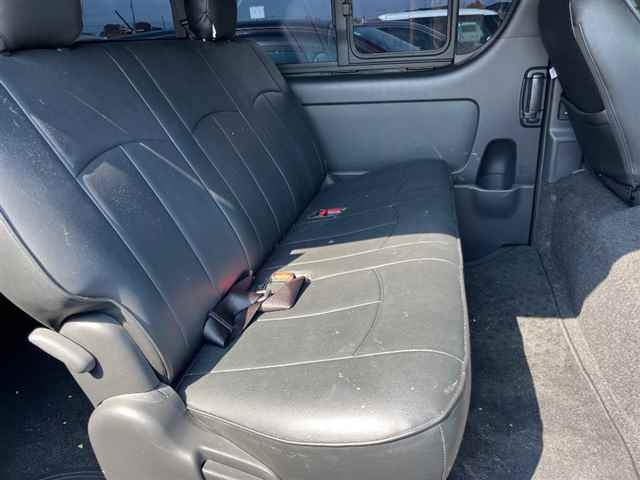 TOYOTA HIACE VAN 2022