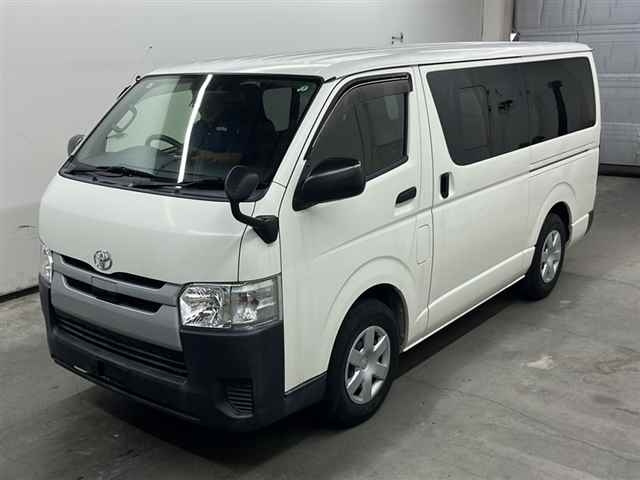 TOYOTA HIACE VAN 2019