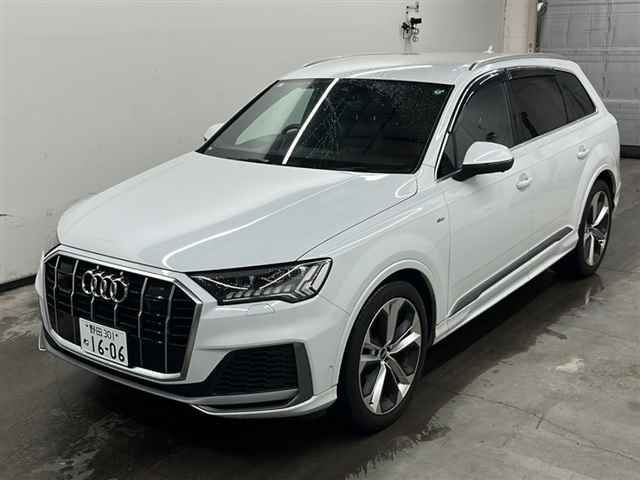 AUDI Q7 2021