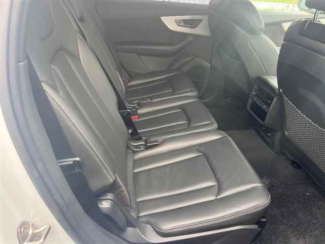 AUDI Q7 2021