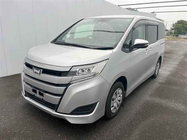 TOYOTA NOAH 2020