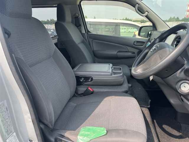 NISSAN CARAVAN VAN 2019