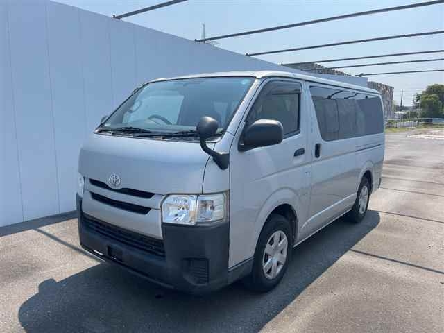 TOYOTA HIACE VAN 2015