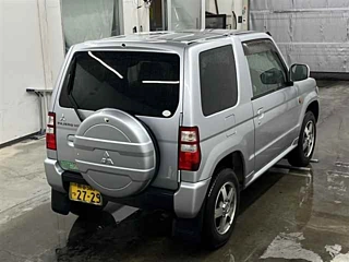 MITSUBISHI PAJERO MINI 2010
