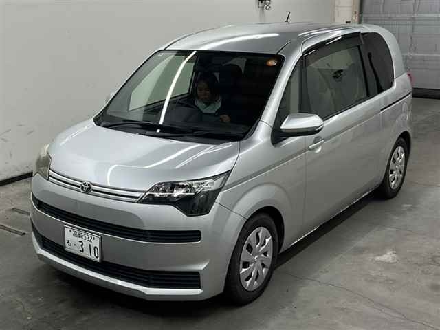 TOYOTA SPADE 2016