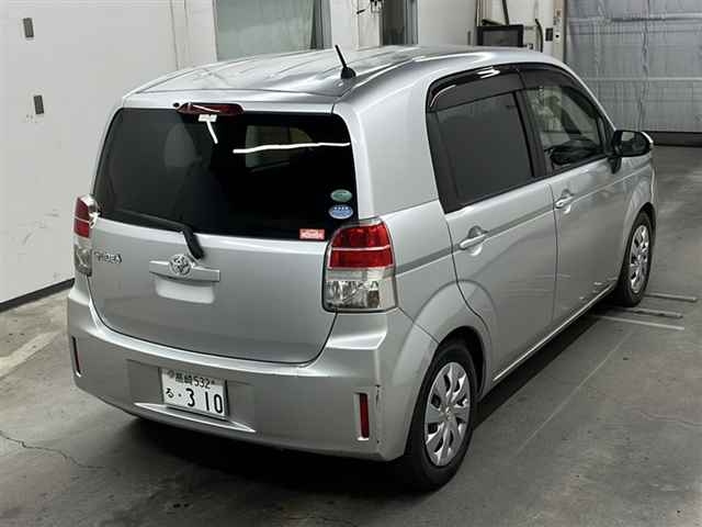 TOYOTA SPADE 2016