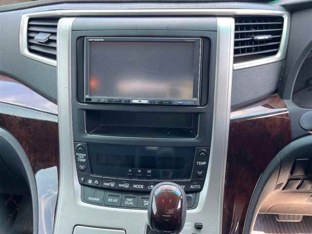 TOYOTA VELLFIRE 2013