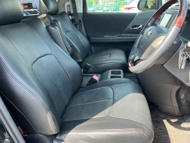 TOYOTA VELLFIRE 2013