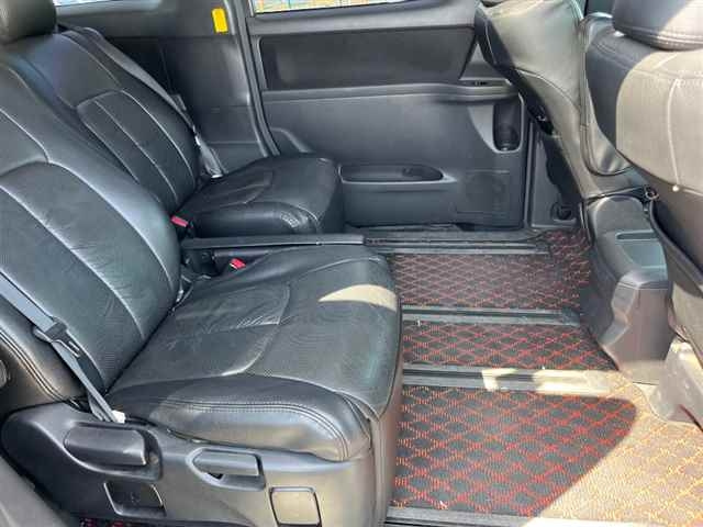 TOYOTA VELLFIRE 2013