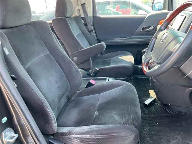 TOYOTA VELLFIRE 2010