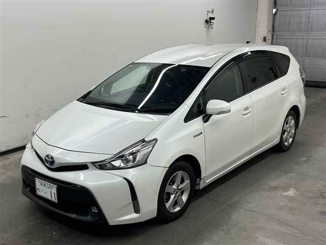 TOYOTA PRIUS ALPHA 2015