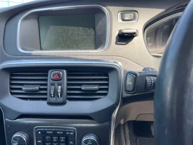 VOLVO V40 2014