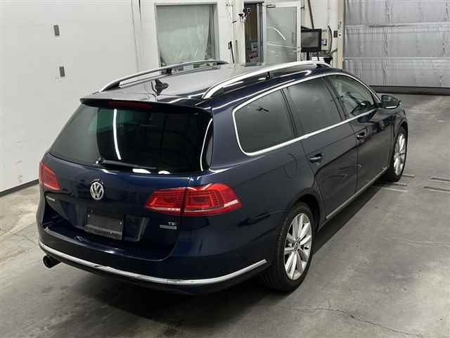 VOLKSWAGEN PASSAT VARIANT 2014
