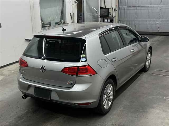 VOLKSWAGEN GOLF 2015