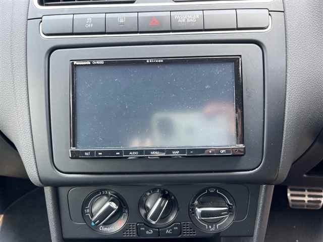 VOLKSWAGEN POLO 2011