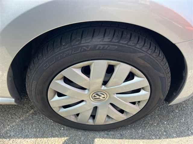 VOLKSWAGEN POLO 2011