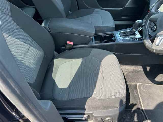 VOLKSWAGEN PASSAT VARIANT 2011