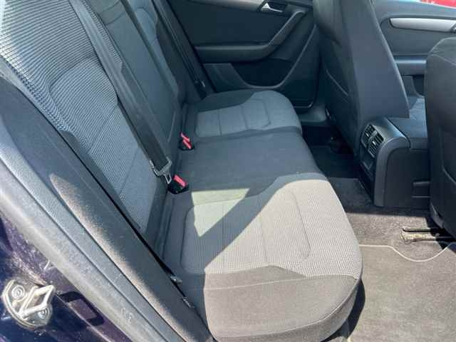 VOLKSWAGEN PASSAT VARIANT 2011