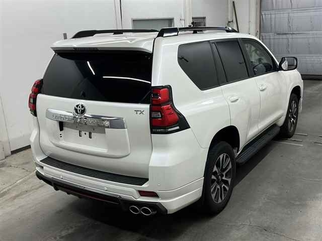 TOYOTA LAND CRUISER PRADO 2023