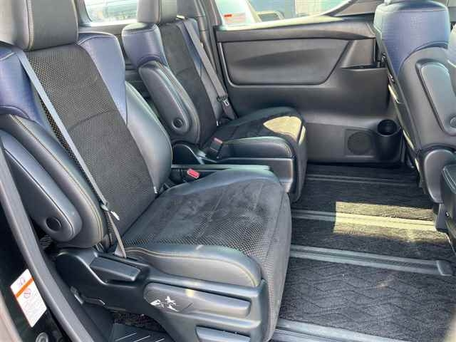 TOYOTA VELLFIRE 2017