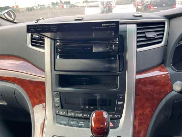 TOYOTA ALPHARD 2010