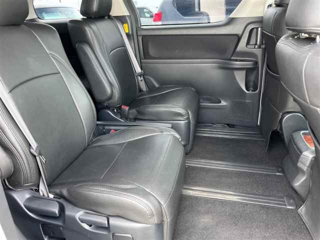 TOYOTA ALPHARD 2010