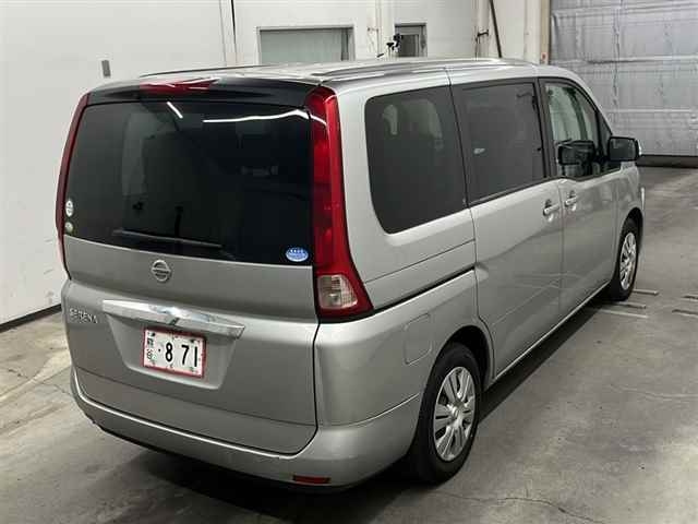 NISSAN SERENA 2010