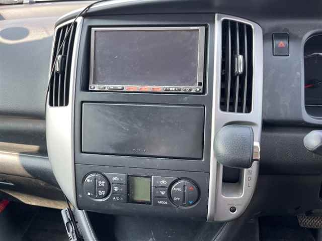 NISSAN SERENA 2010