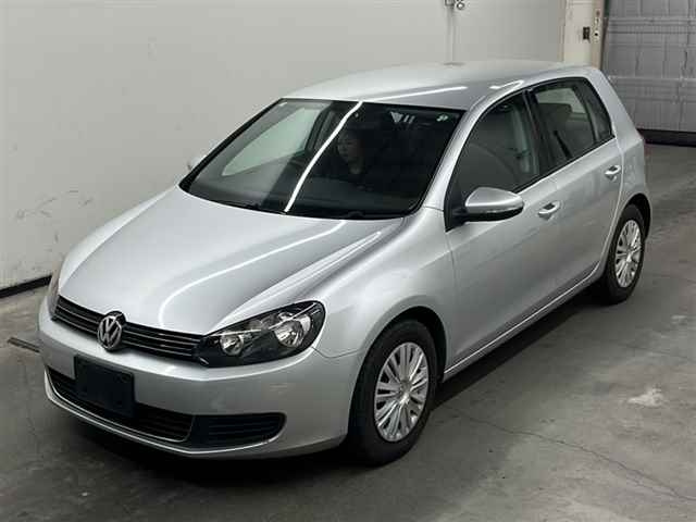 VOLKSWAGEN GOLF 2010