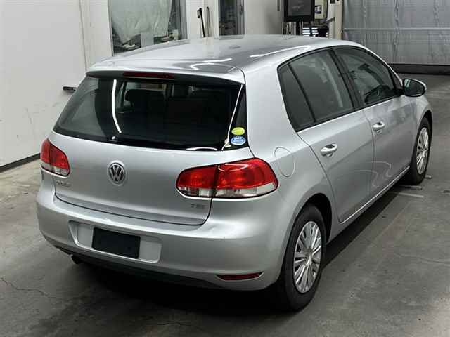 VOLKSWAGEN GOLF 2010