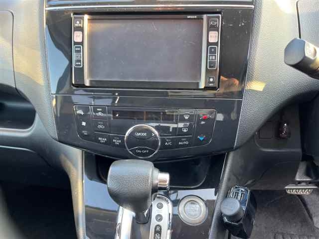 NISSAN SERENA 2011