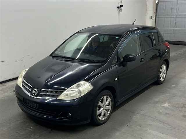 NISSAN TIIDA 2011