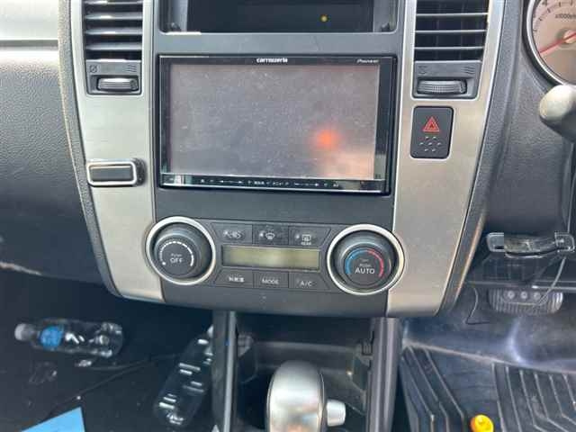 NISSAN TIIDA 2011