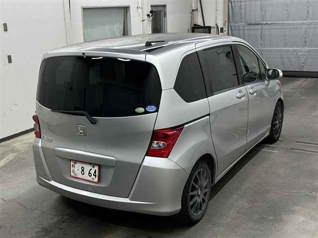 HONDA FREED 2010