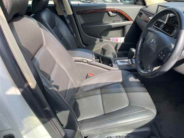 VOLVO V70 2009