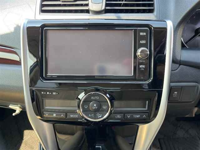 TOYOTA PREMIO 2017