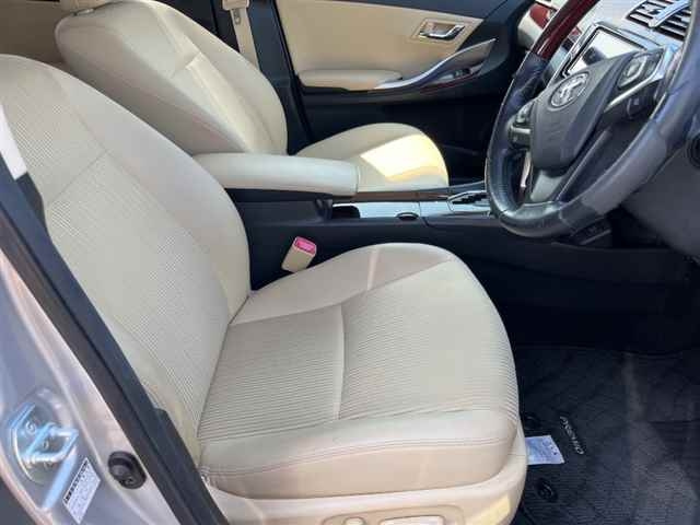TOYOTA PREMIO 2017