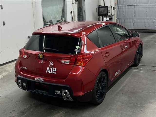 TOYOTA AURIS 2012