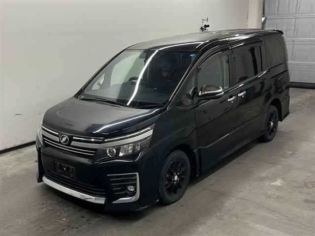 TOYOTA VOXY 2017