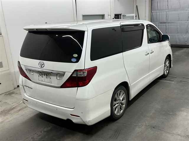 TOYOTA ALPHARD 2010