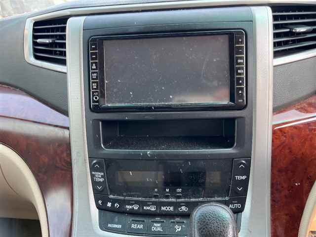 TOYOTA ALPHARD 2010