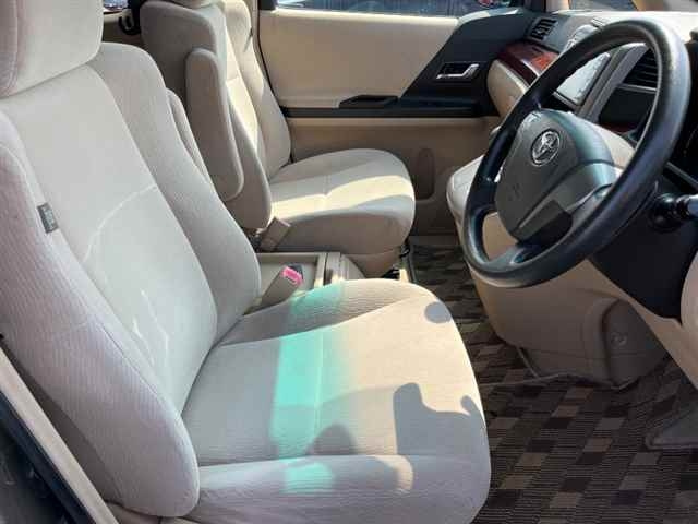 TOYOTA ALPHARD 2010