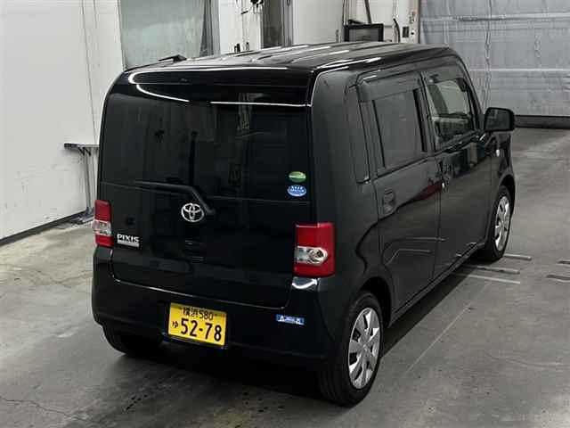 TOYOTA PIXIS SPACE 2015