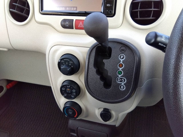 TOYOTA PORTE 2020