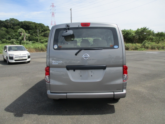 NISSAN NV200 2019