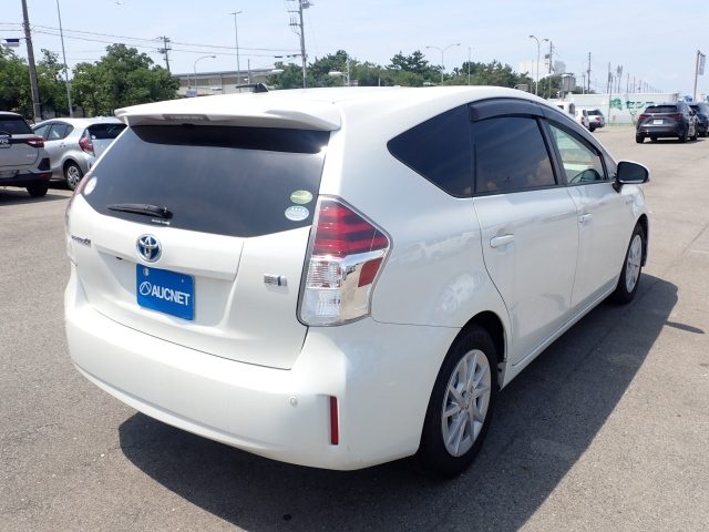 TOYOTA PRIUS ALPHA 2020