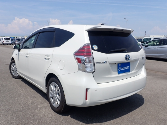 TOYOTA PRIUS ALPHA 2020