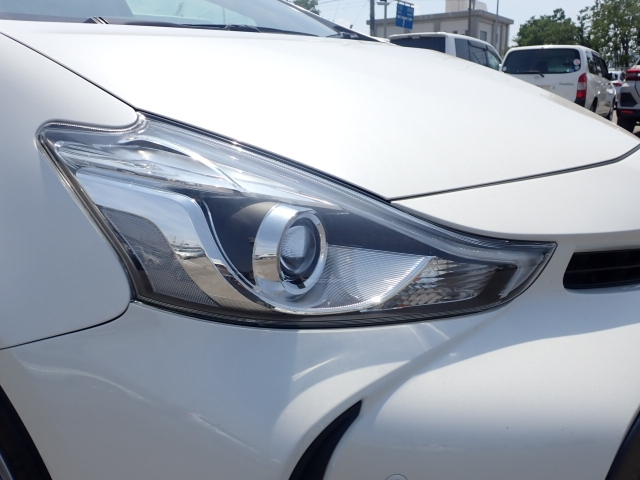 TOYOTA PRIUS ALPHA 2020